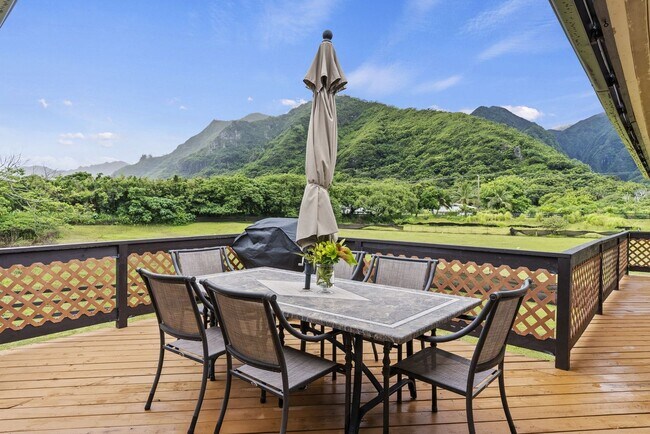 Building Photo - Perfect Location on 5 Acres, Walk to Beach, Open Concept w/ Breeze & Views