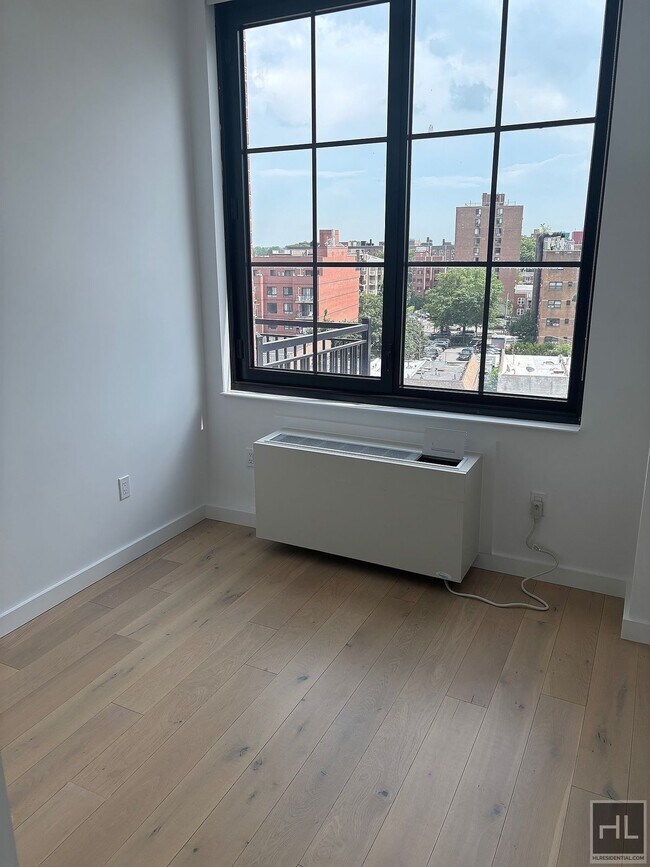 Foto del edificio - NORTHERN BOULEVARD