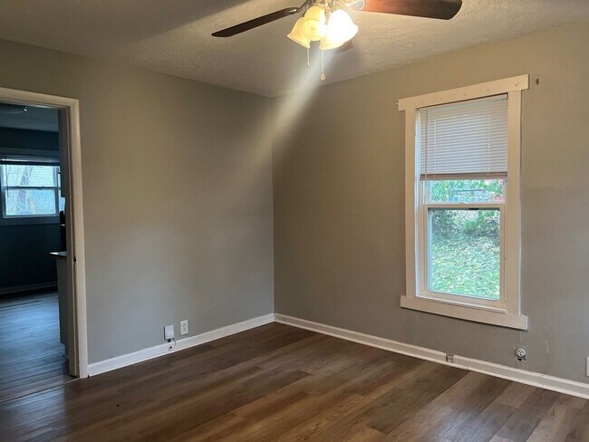Foto del edificio - 3 Bed, 2 Bath House in Clarksville!!
