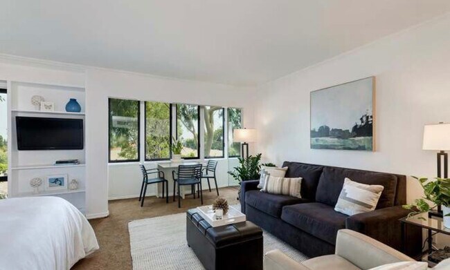 Foto del edificio - 950 N Kings Rd