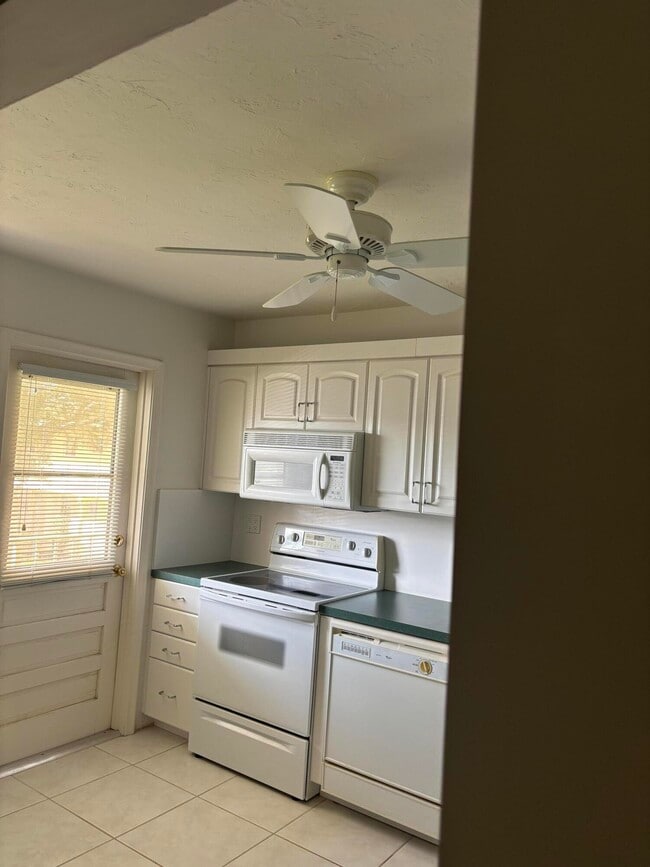 Foto del edificio - 1700 Dover Rd