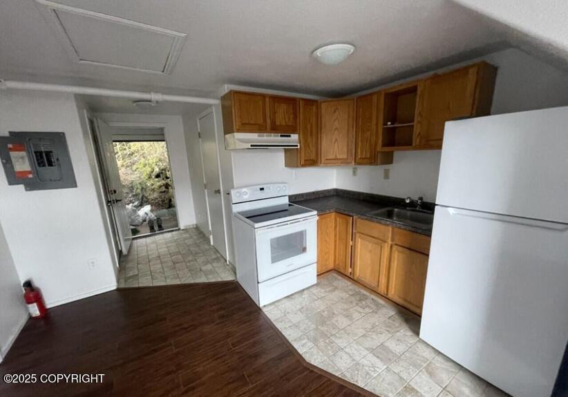 Building Photo - 21 Creek St