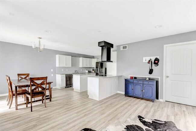 Foto del edificio - 1746 Cloister Dr