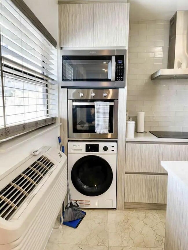 Foto del edificio - 408 SE 12th Ct