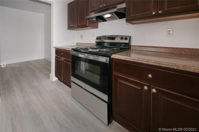 Foto del edificio - 512 Bayshore Dr