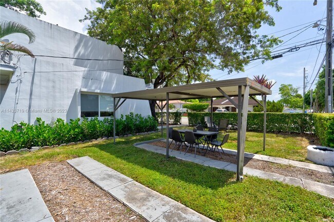 Foto del edificio - 2390 SW 36th Ave