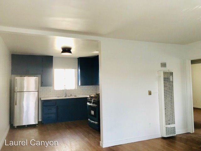 Building Photo - 7733-7739 Laurel Canyon Blvd