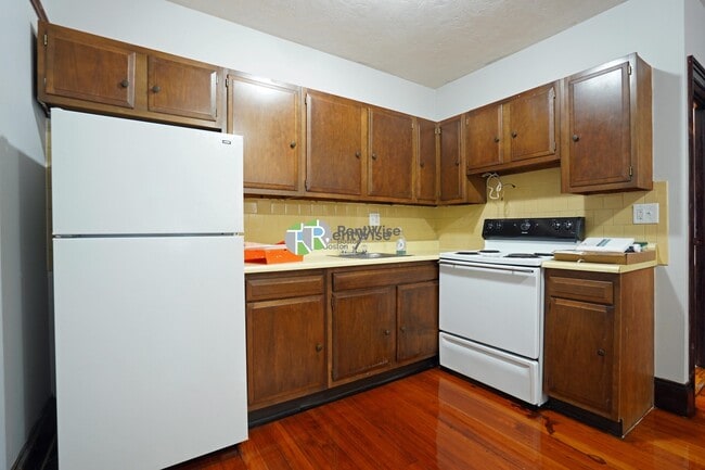 Building Photo - 266 Chestnut Hill Ave