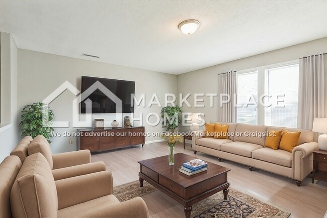 Building Photo - 10760 August Dr