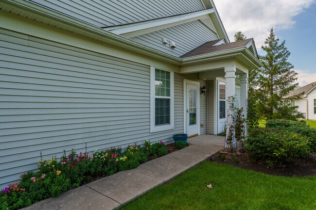 Building Photo - 13325 Oakwood Ave