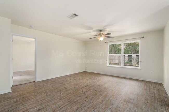 Foto del edificio - 515 E Marigold Dr