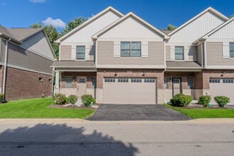 Building Photo - 411 W Pierce Rd