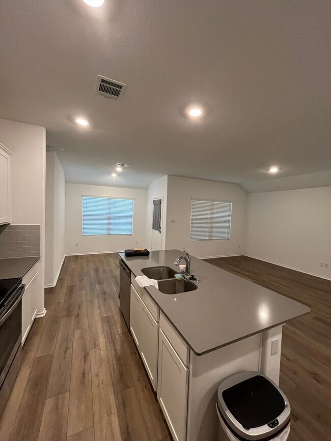 Foto del edificio - 3 Bedroom Single Family Home in Jarrell