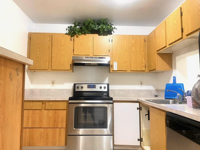 Building Photo - 6011 10th Ave N