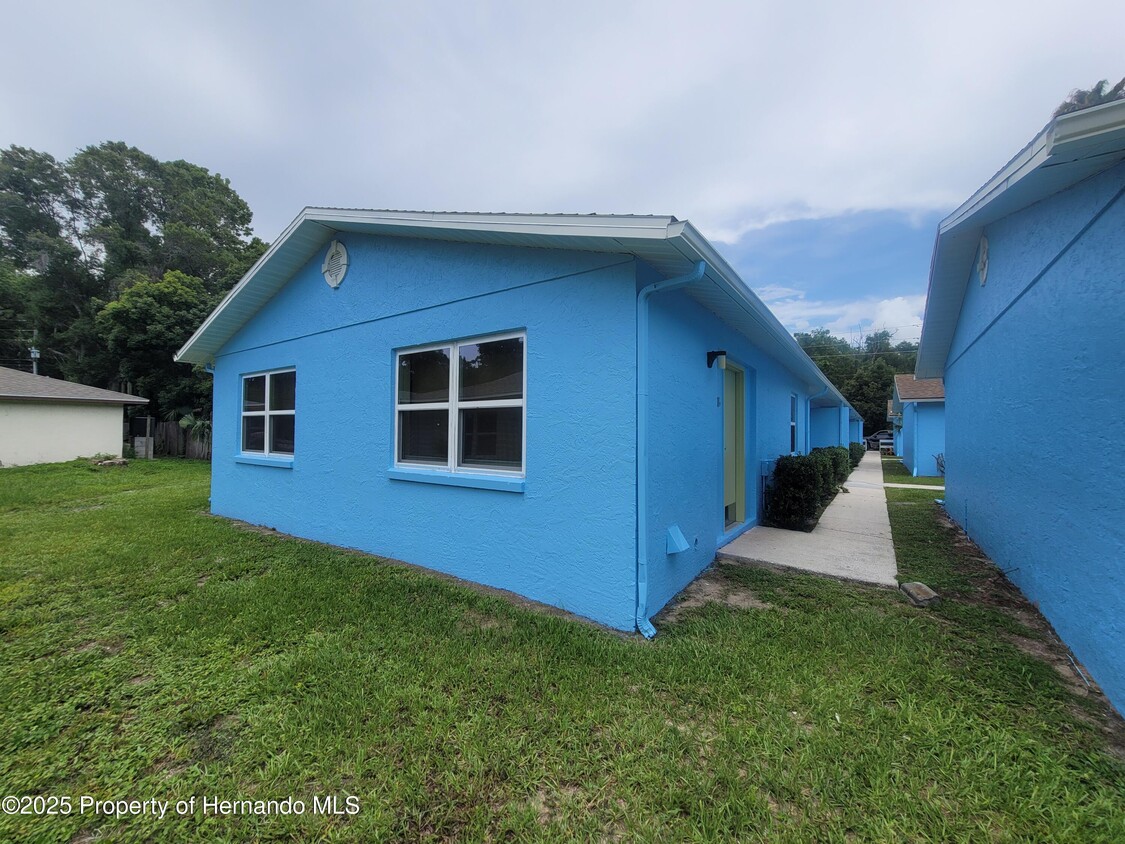 Foto principal - 773 NE 9th St