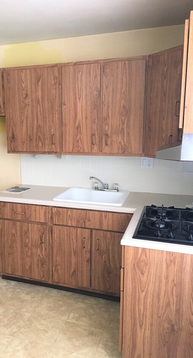 Building Photo - Charming brick home for rent with 3bd 2ba ...
