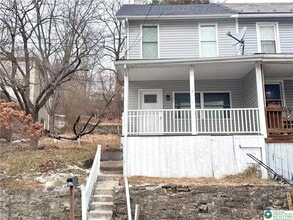 Building Photo - 207 Spring St