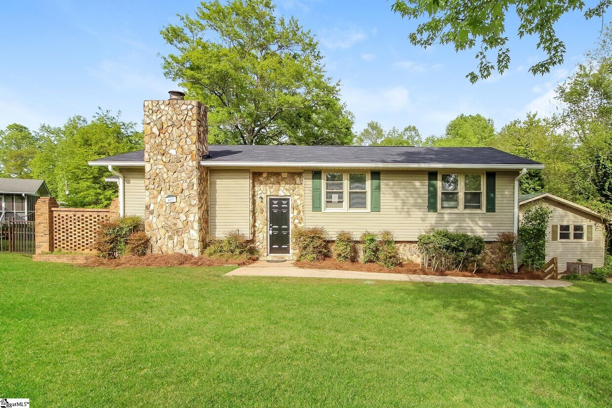 403 Forest Hills Dr, Williamston, SC 29697 House Rental in