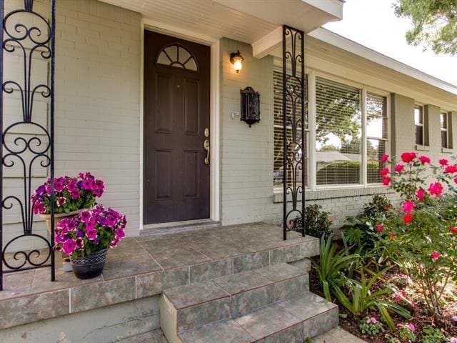 Foto del edificio - 4918 Thrush St