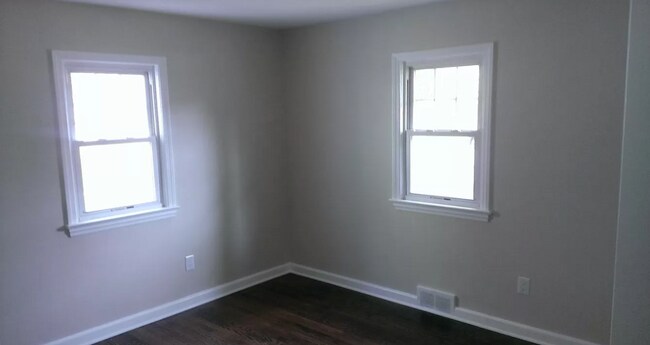 Building Photo - 83 Ridgewood Ave