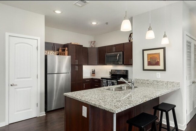 Building Photo - 1118 Litton Ave