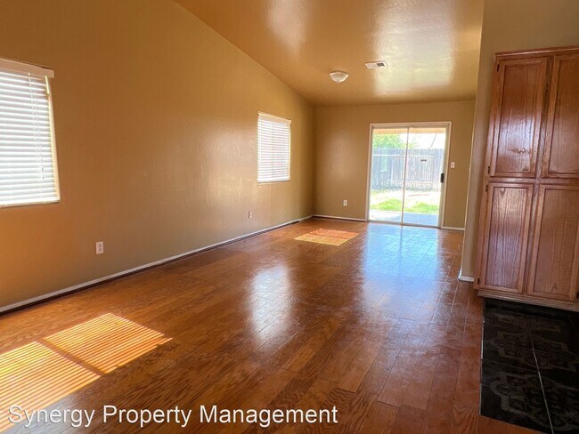 Foto del edificio - 5 br, 2 bath House - 1331 Clipper Hills Dr.