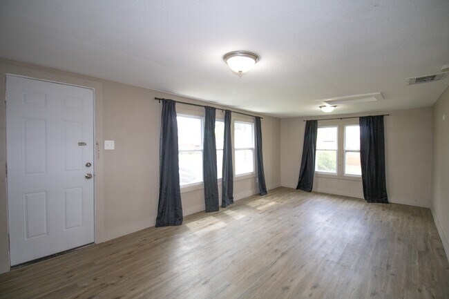 Entry into living room - 3804 18th St