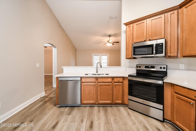 Foto del edificio - 576 Thornberry Rd