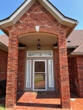 Building Photo - 8313 Southwest Castle Stone