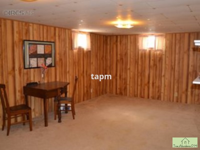 Building Photo - Nice &amp; Cozy 4 Bedroom Home
