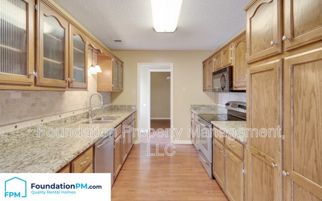 Building Photo - 300 Mysen Dr