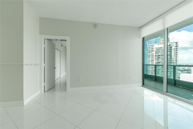 Building Photo - 900 Biscayne Blvd