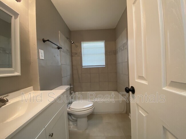 Foto del edificio - 4206 Glenbrook Dr