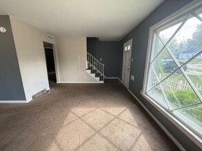 Building Photo - 16605 Lotus Dr