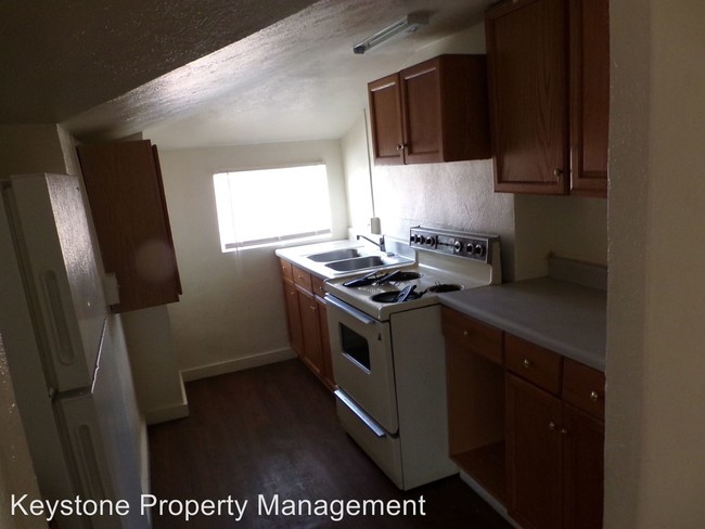 Building Photo - 1924 E 5th St