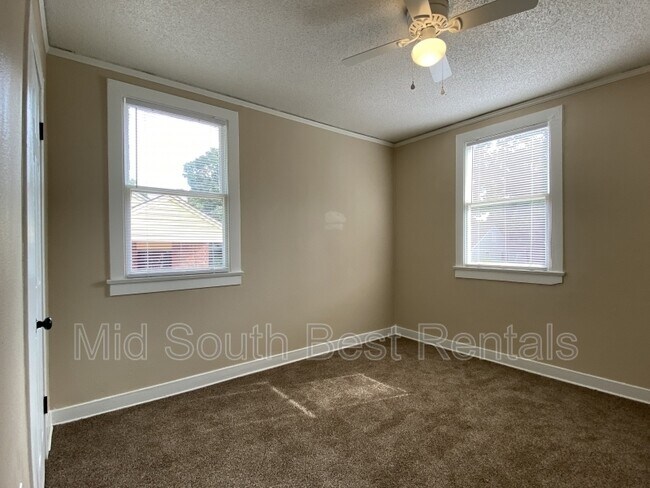 Building Photo - 1031 Randle St