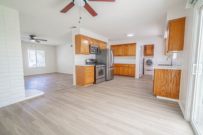 Building Photo - 23931 Canerwell St