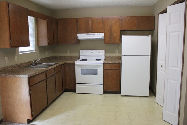 KITCHEN - 4310 N 31st St