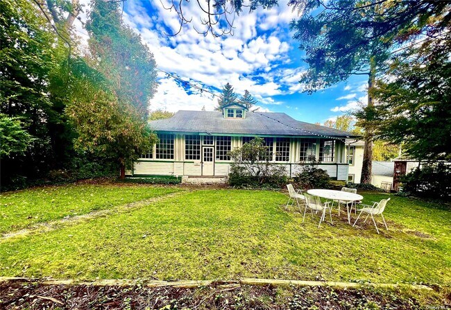 Building Photo - 36 Littleworth Ln