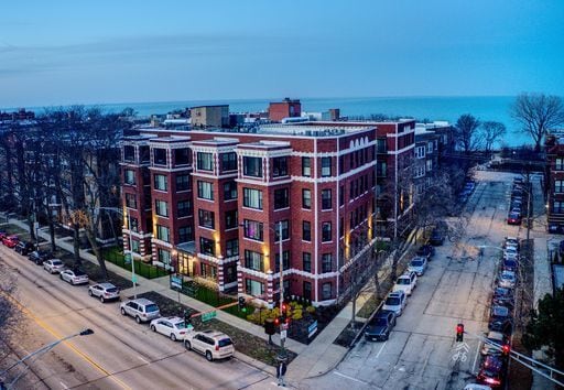 Foto principal - 7645 N Sheridan Rd