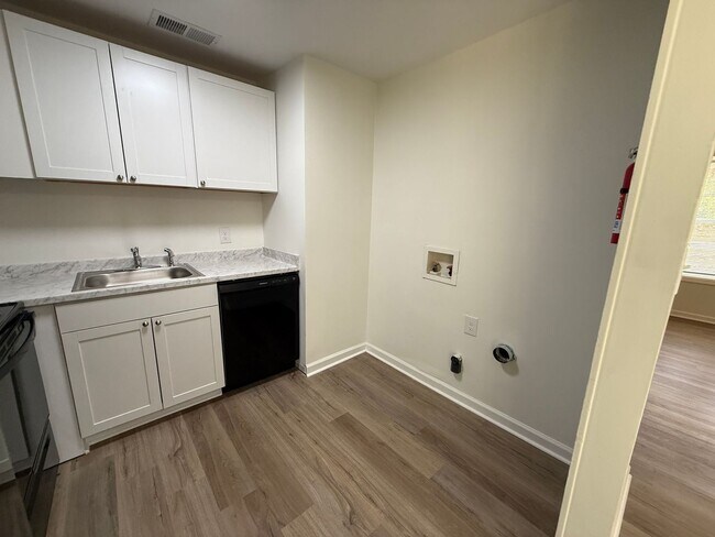 Building Photo - 180/182 Reed Street