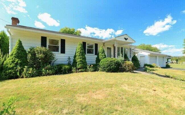 Foto del edificio - Cozy 3 bedroom 1 Bathroom Single Family Home