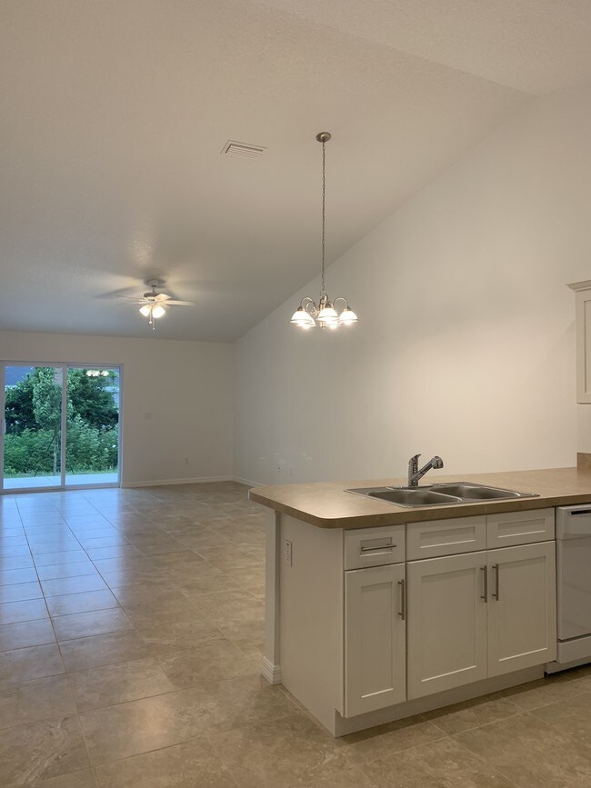 Building Photo - Available NOW! 1/2 DUPLEX! 3/2 for $1675.0...