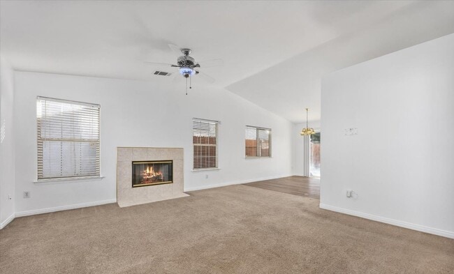 Foto del edificio - Available Now