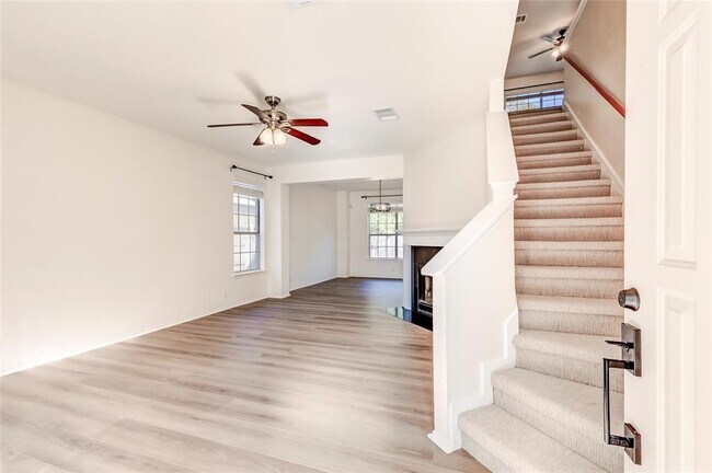 Building Photo - 8116 Forest Heights Ln