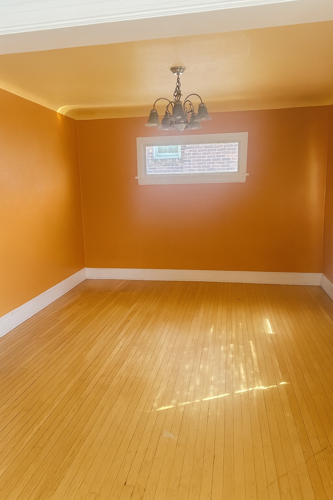 Foto del edificio - 1453 E Sherman Ave
