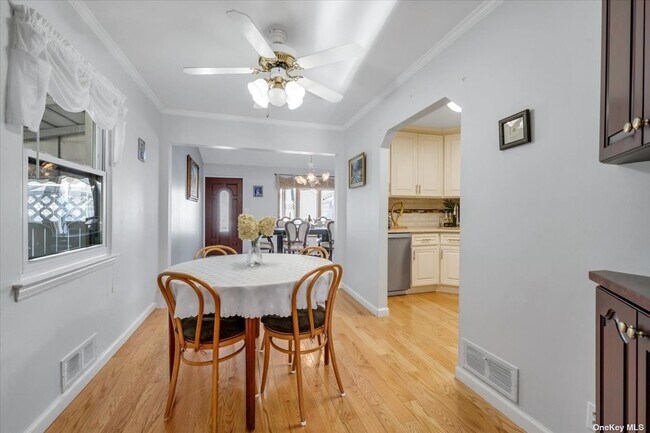 Foto del edificio - 163-65-163-23 23rd Ave