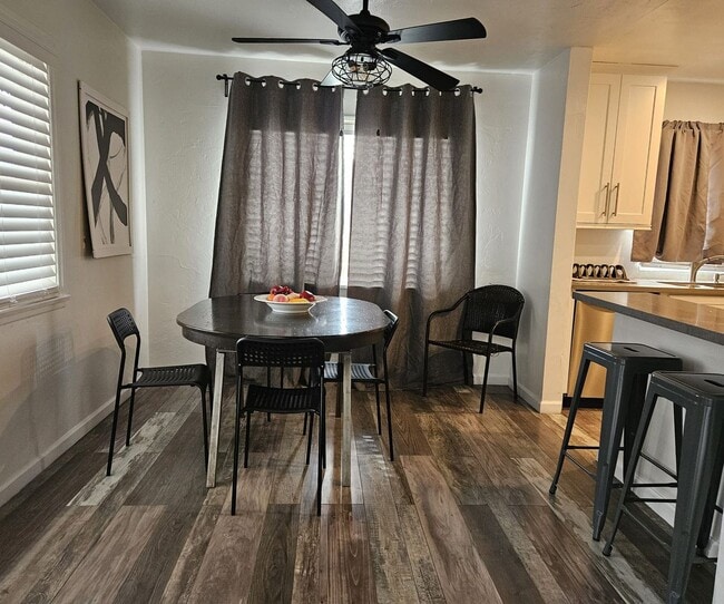 Building Photo - Charming 3-Bedroom Home in the Heart of La...