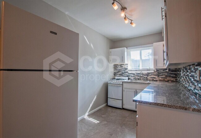 Foto del edificio - 767 Greenwood Ave NE