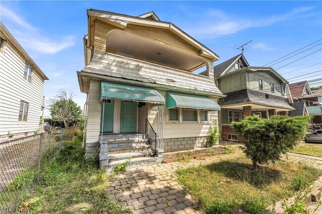 Foto del edificio - 3562 Trent Ave